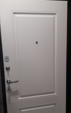 Входная металлическая дверь Лекс Сенатор 3К с шумоизоляцией Белая шагрень / №55 Эмаль белая