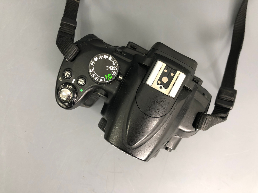 Nikon D5000 80.010 кадров