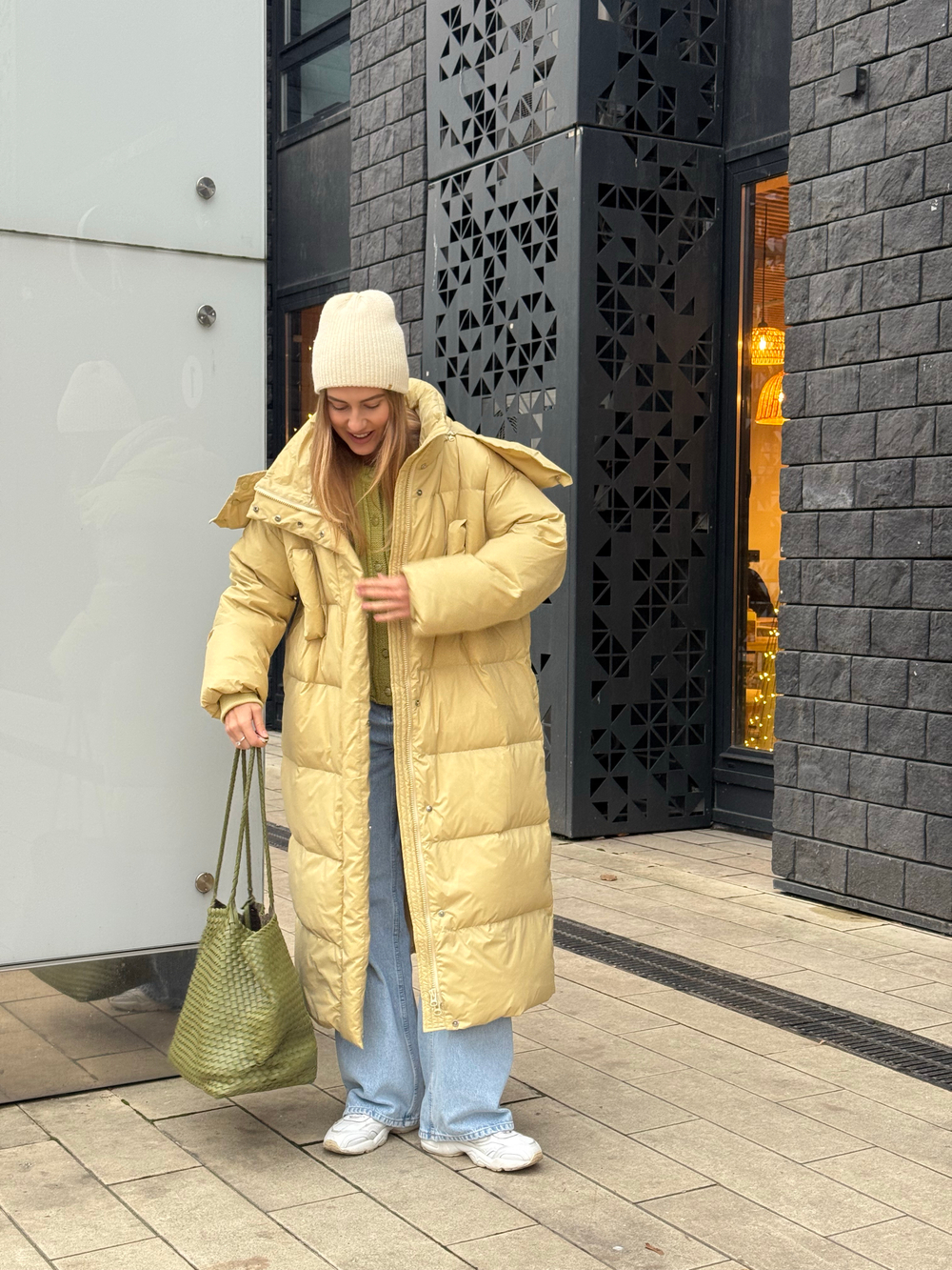 Пуховик Сахалин макси зеленое яблоко