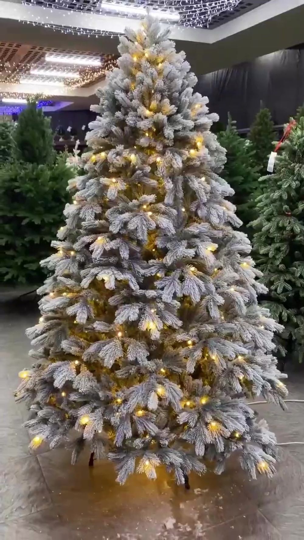 Заснеженная елка с Гирляндой встроенной «Королева леса» (Литая хвоя) 120 см / 1,2 м