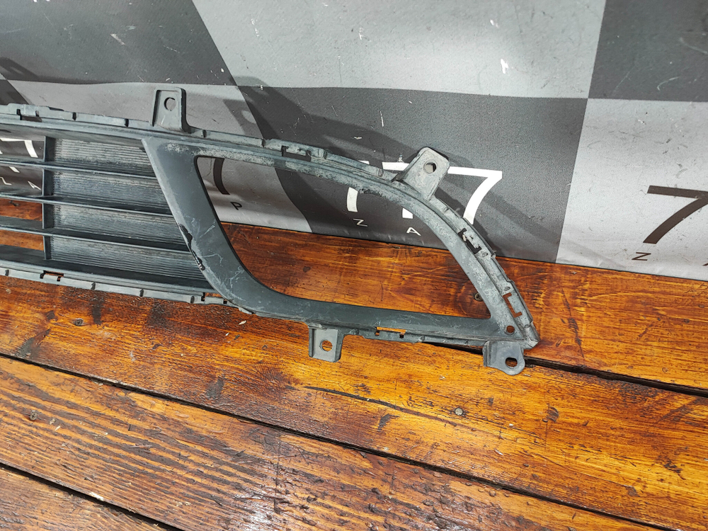 Решетка переднего бампера Kia Cerato 3 (YD) 16-20 Б/У Оригинал 86522A7800