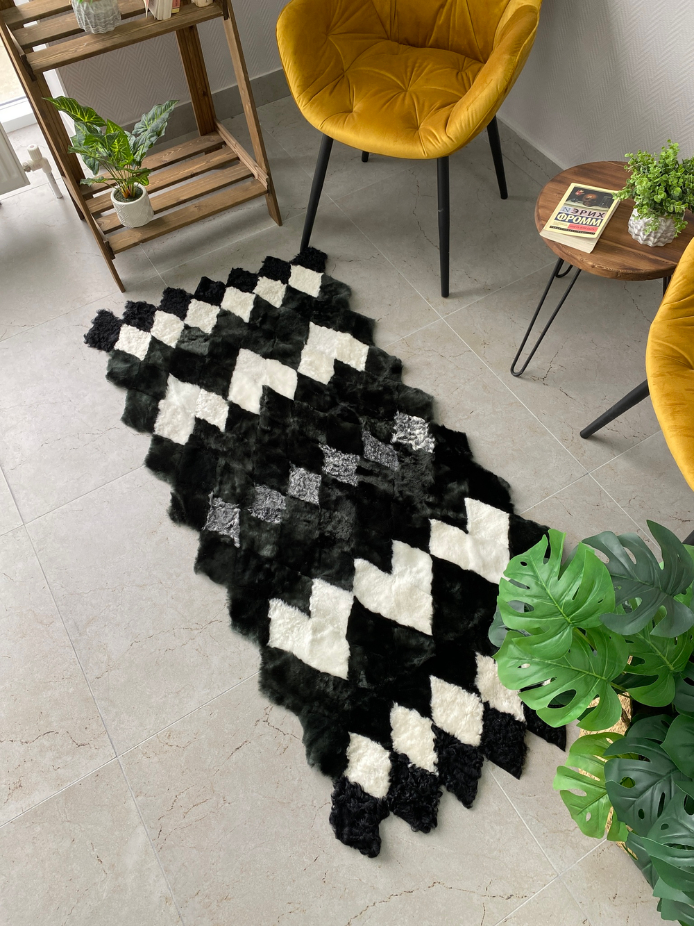 Коврик прикроватный накидка на кресло из кусочков овчины, 160 х 70 см.
