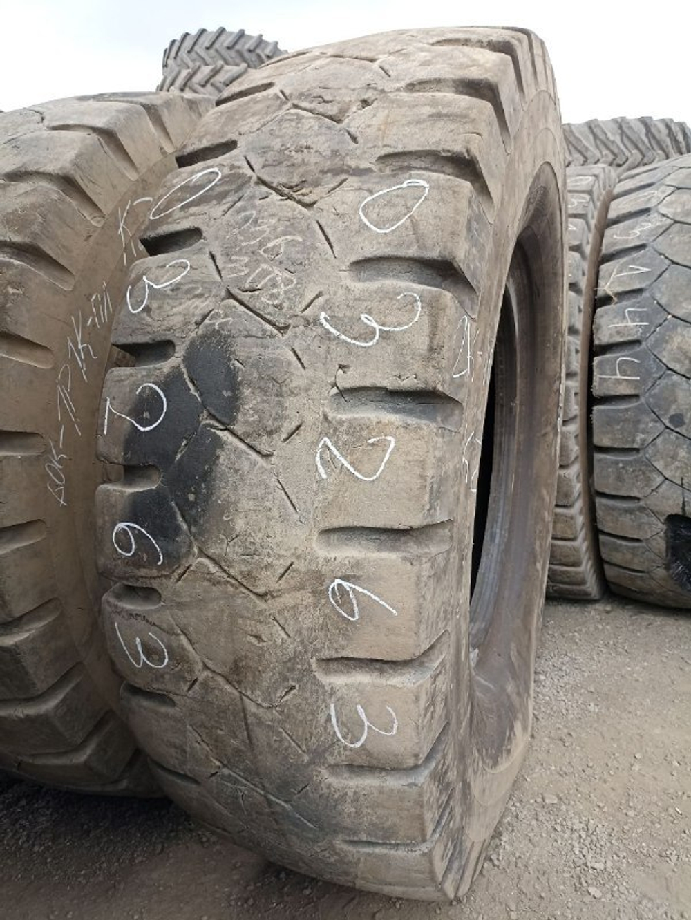 27.00R49 Bridgestone VRDP шина б/у