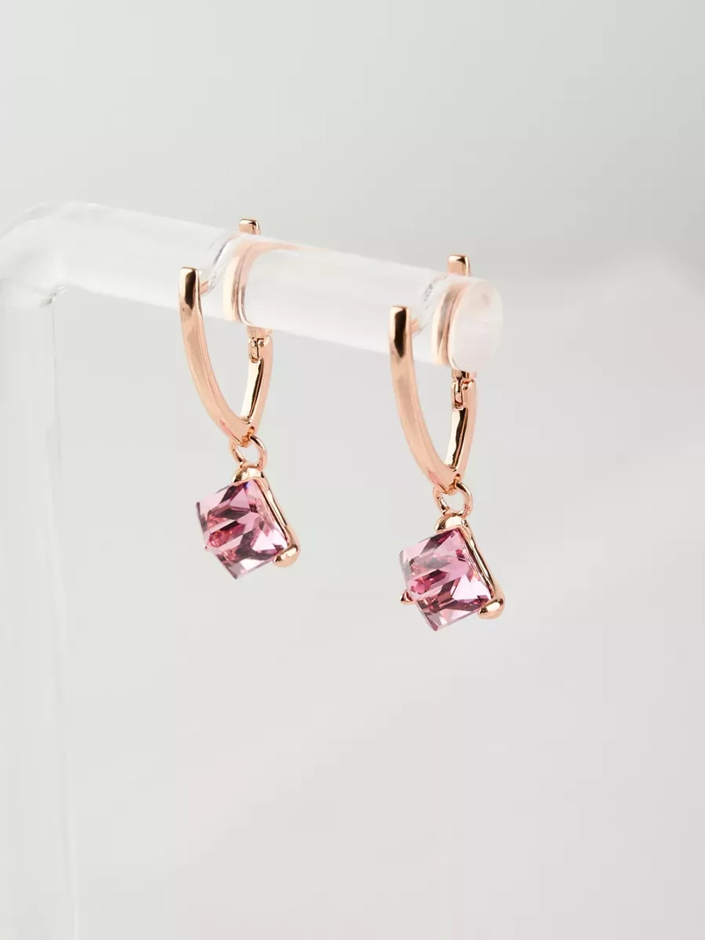 Серьги-подвески Миражи с розовым кубиком Swarovski