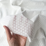 Батист Ромашки на молочном (тёплом белом) фоне