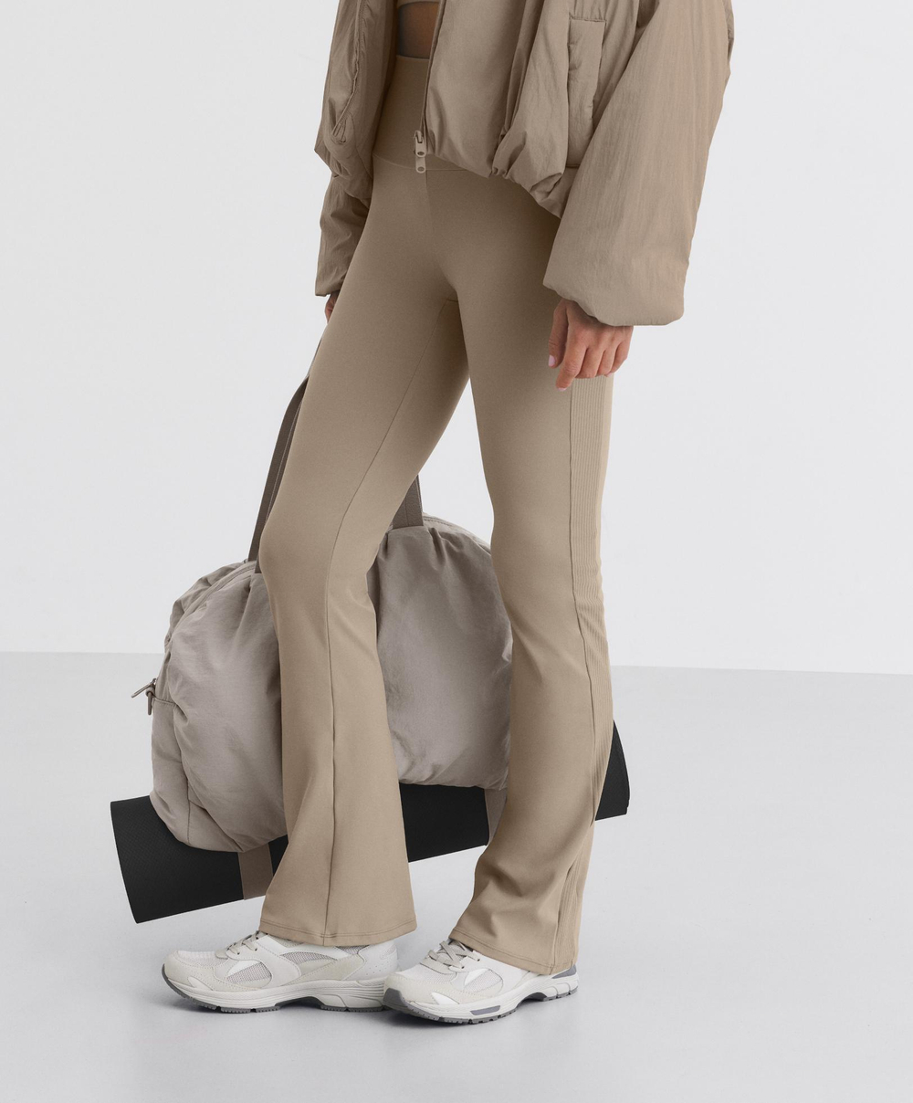 Oysho Спортивная сумка со сборками, бежевый