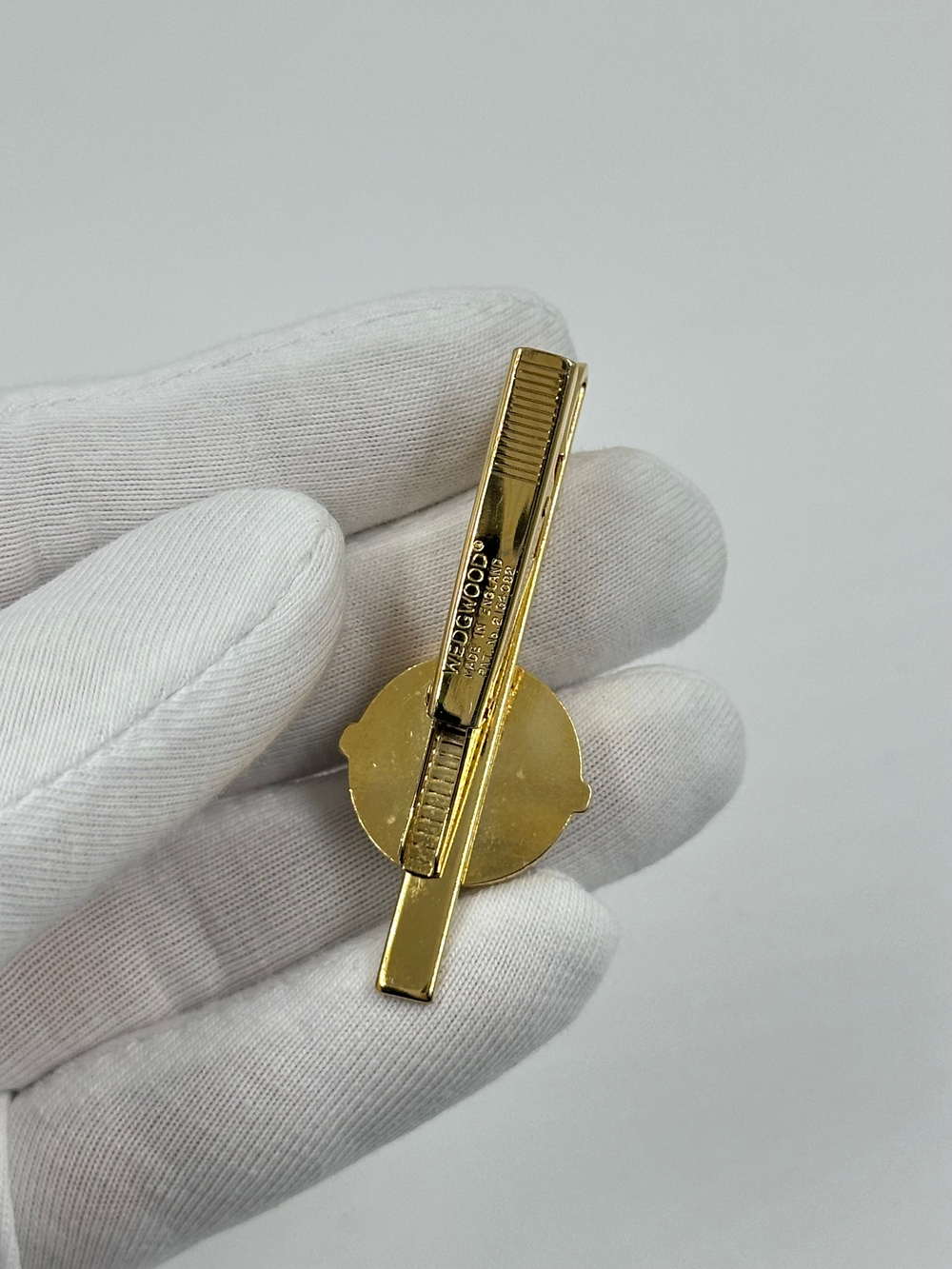 Зажим для галстука черный с парусником Wedgwood