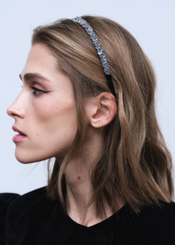 Ободок черный со стеклянными бусинами