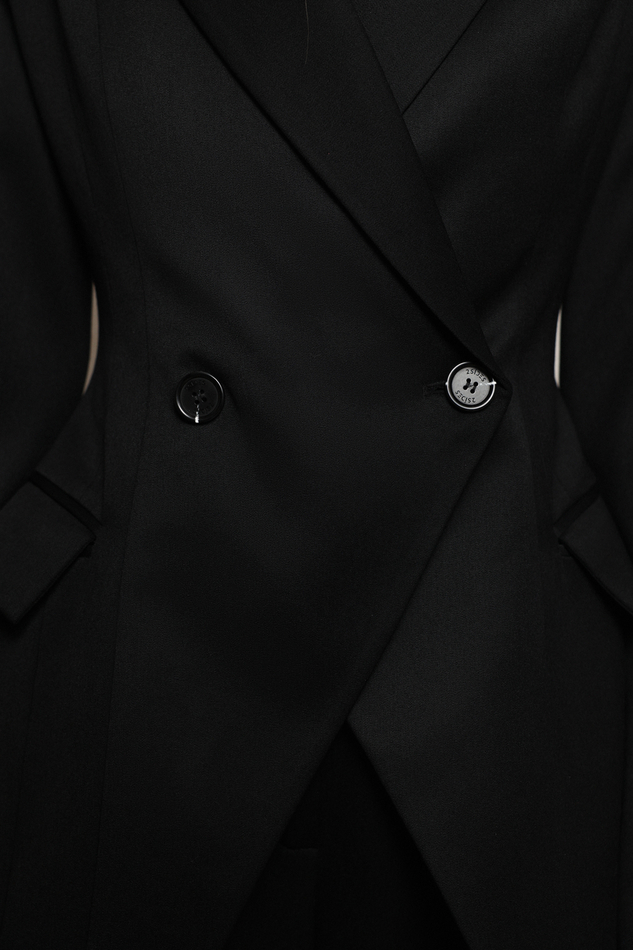 Жакет приталенный черный