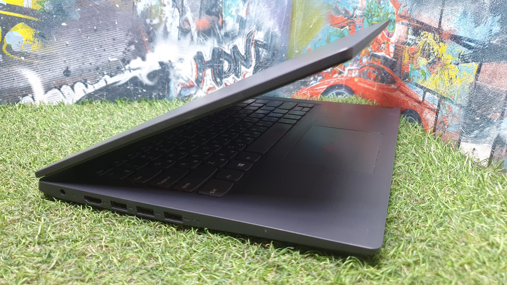 Ноутбук Lenovo i7-10/8Gb/FHD/V15-IIL 82c500fxru/Windows 10