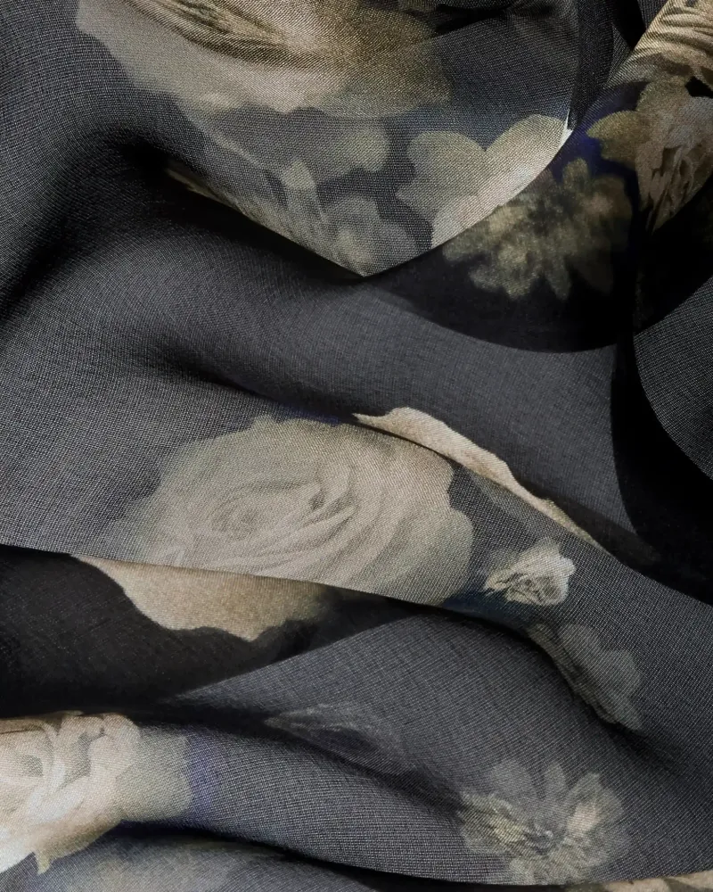 Leticia, косынка из черного шифона с крупным цветочным принтом