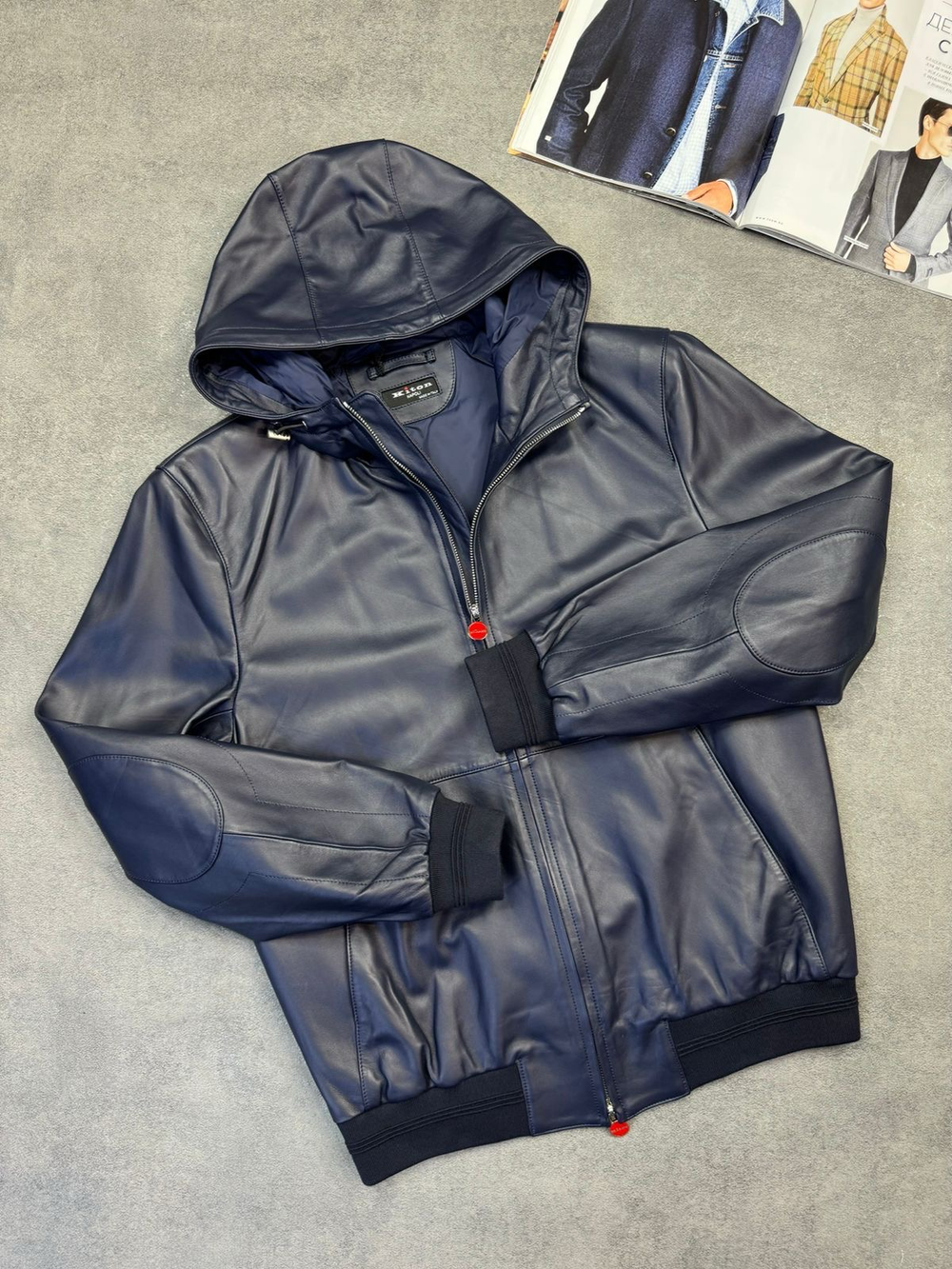 Кожаная куртка Kiton