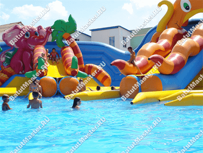 Надувной наземный аквапарк «Аквасфера» с бассейном, 20x18.5x7 м.