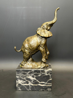Бронзовая скульптура «Слон с поднятым хоботом»