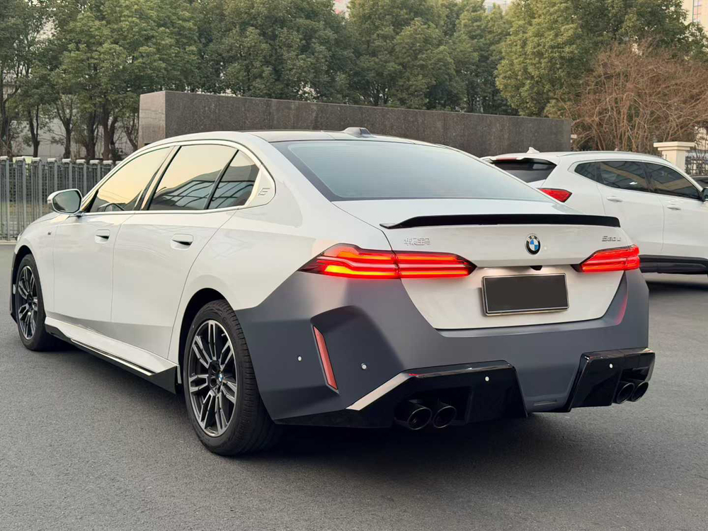 Обвес переделка для BMW 5 серии G60 G68 2023+ в M5 G90 2024+ БМВ