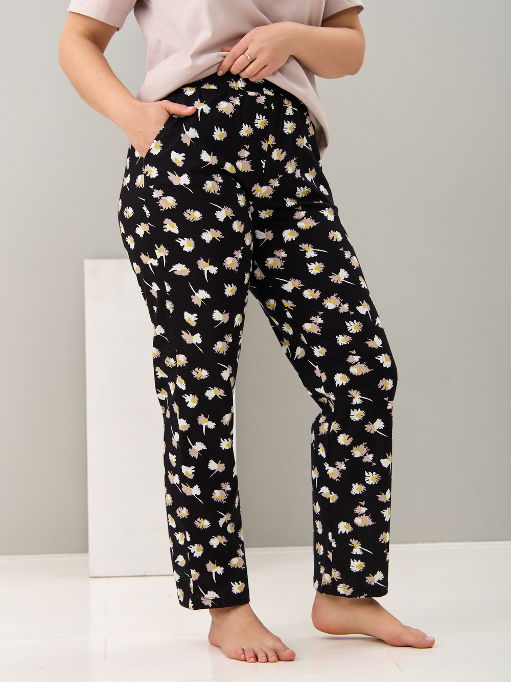 Брюки Б-18/черный-ромашки