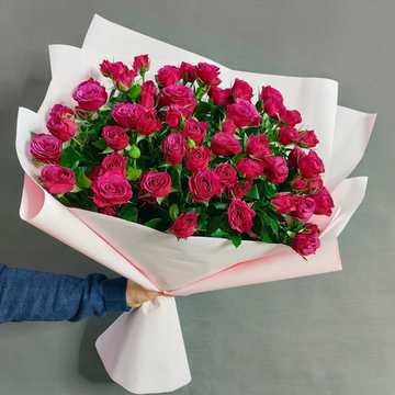 Букет из 11 кустовых роз сорта "Cheyenne"