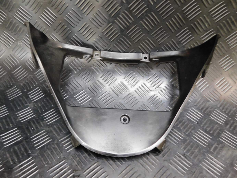 Пластик радиатора Suzuki GSX1300R Hayabusa 99-2007 (диффузор) 94498-24F0