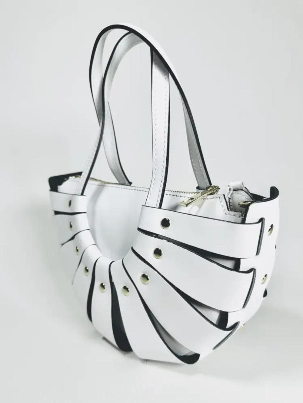 Женская белая сумка из натуральной кожи