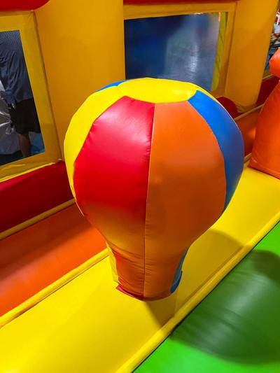 Коммерческий надувной батут «Попугайчики 2» 6*4*2,8 м