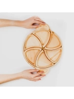 Деревянная менажница с ручками из кедра