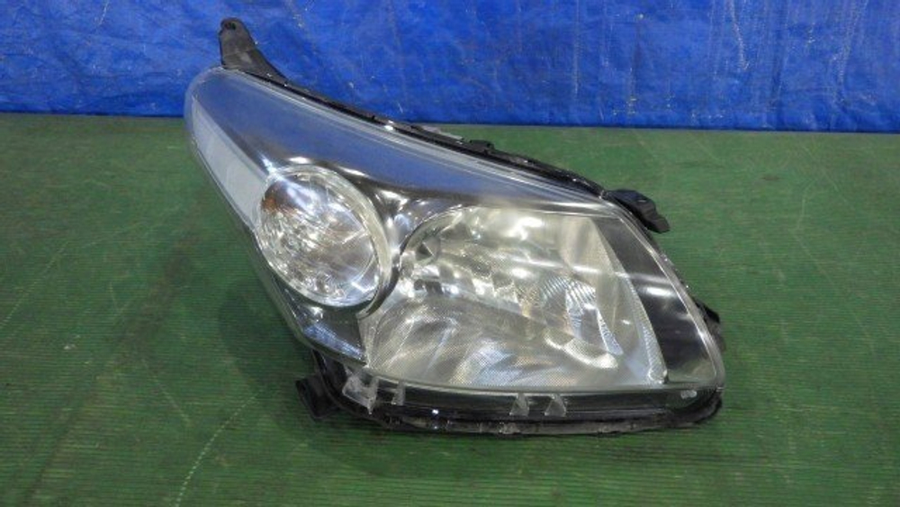 фара правая Toyota Ist NCP110 52-174