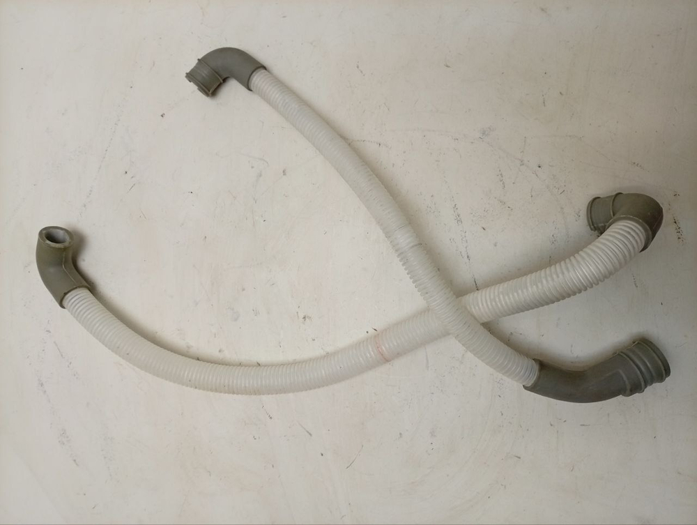 RST703DW кт18 Шланги рециркуляционного насоса для стиральной машины Hotpoint-Ariston б/у