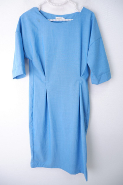 Платье Deniza красивого оттенка 44 размер