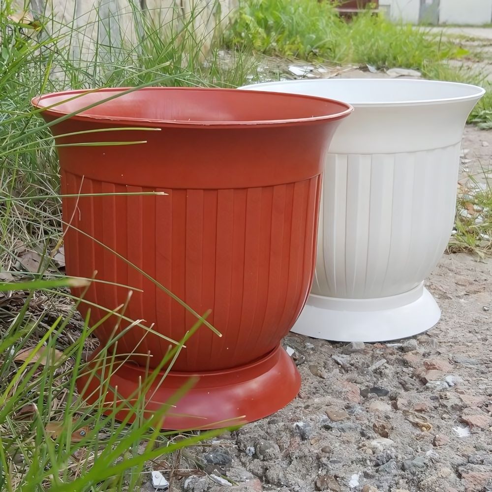 Вазон 3 л. на подставке терракотовый