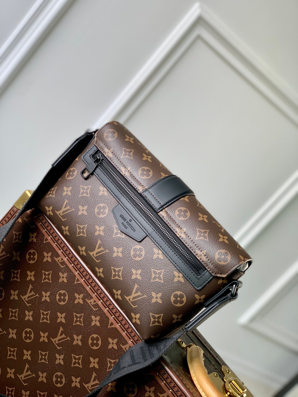 Louis Vuitton S-Cape Messenger Bag