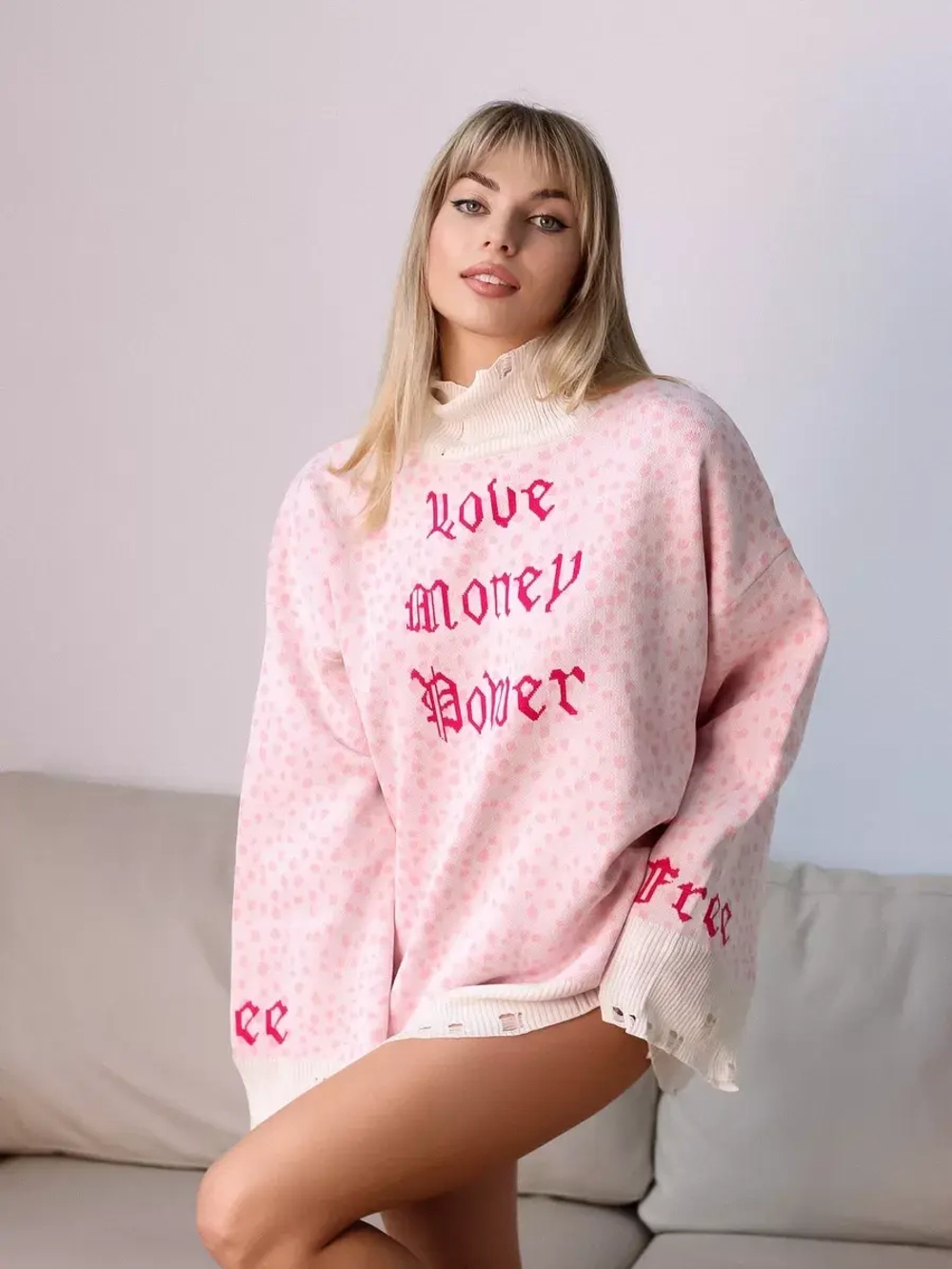 Свитер оверсайз рваный