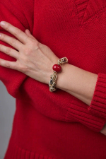 Браслет Византия биколор:золото и графит с красным плоским жемчугом Майорка