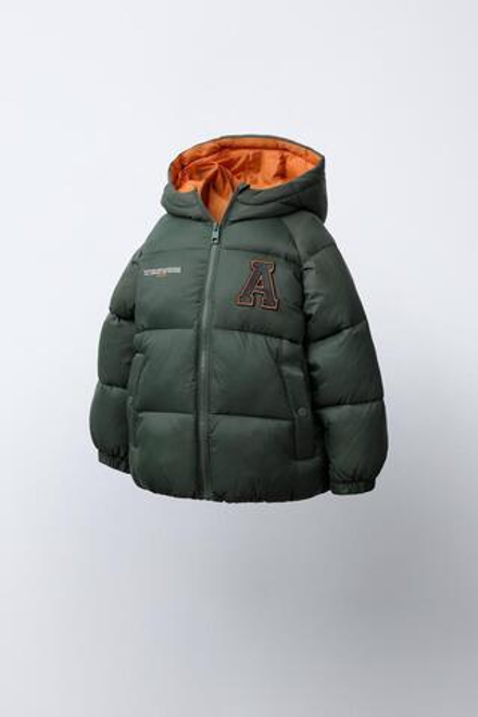 ZARA КУРТКА С КАПЮШОНОМ И НАШИВКАМИ, ХАКИ