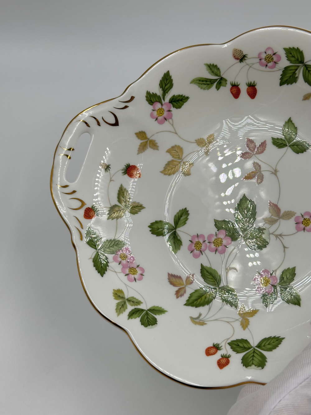 Блюдо с ручками Wedgwood, Wild Strawberry