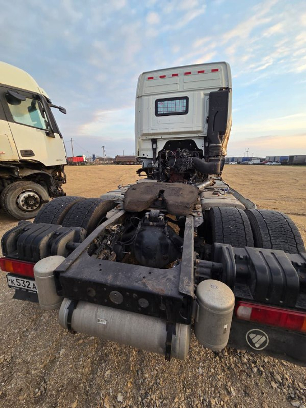 Foton AUMAN 4x2 Седельный тягач EST A 1846 AMT (Дизельный, 11,8 л, АТ, 470 л.с.)
