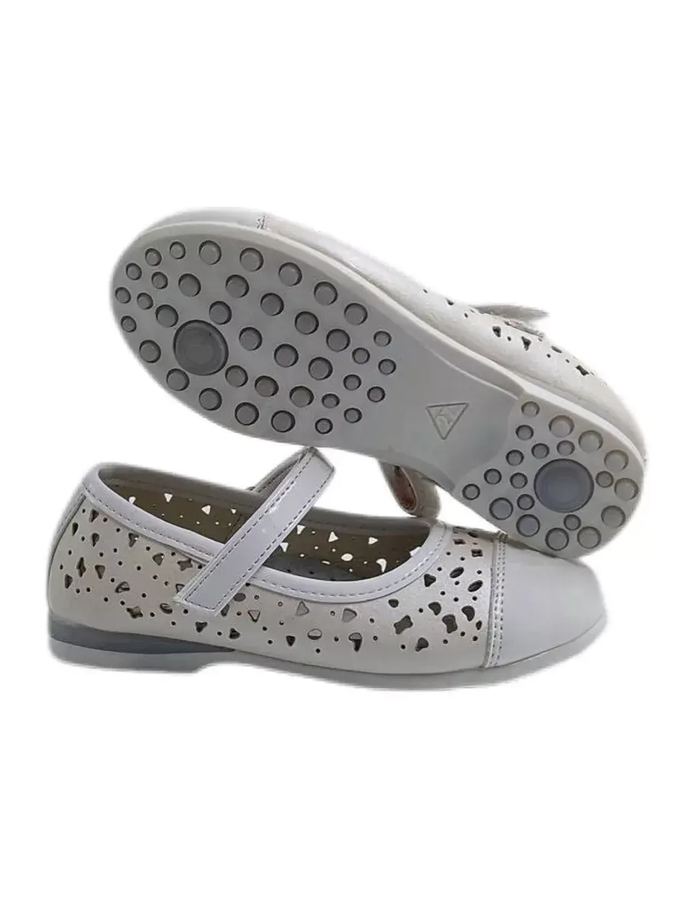 Туфли для девочки детские нарядные.