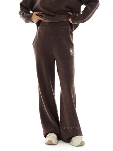 Вязаный костюм с вышивкой в цвете шоколад