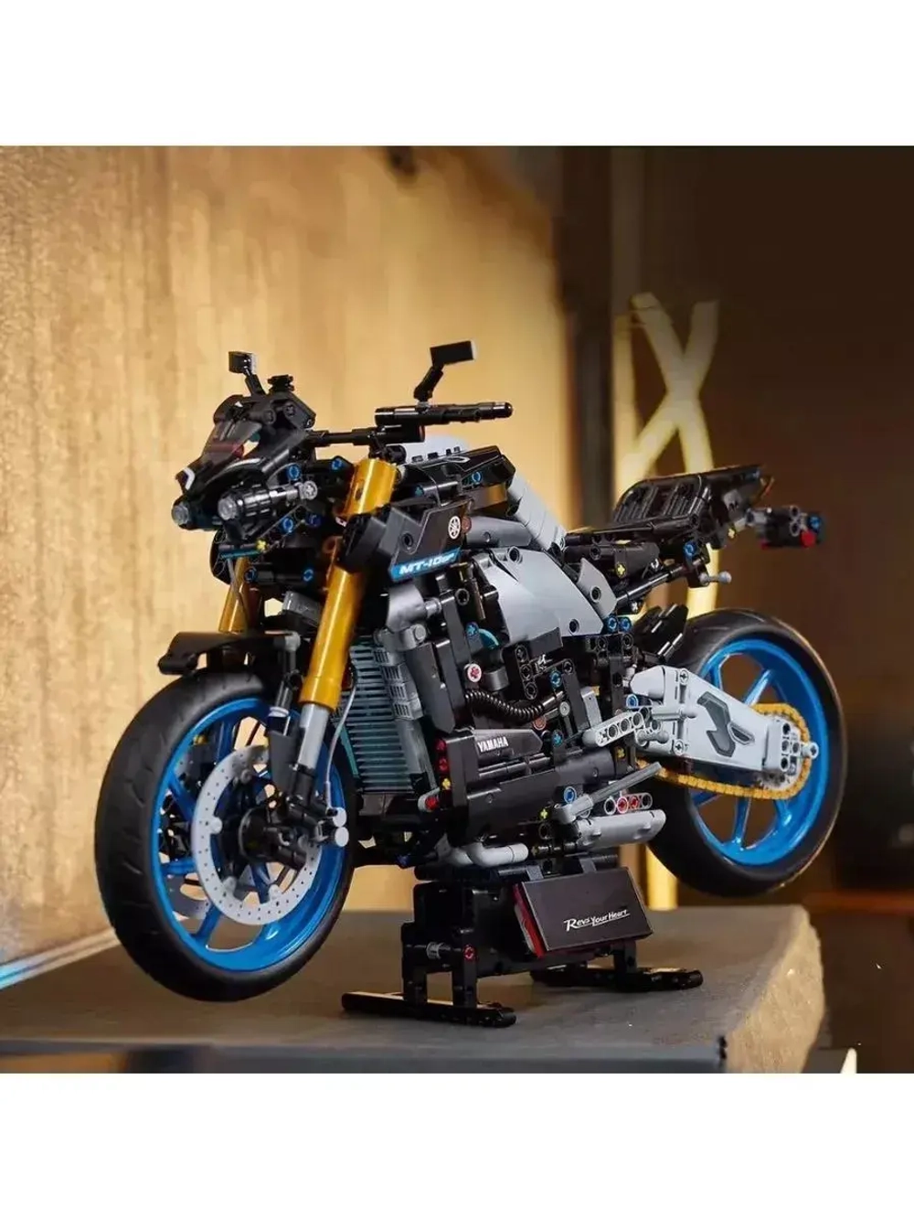 Конструктор Гоночный мотоцикл YAMAHA MT-10 1478 деталей