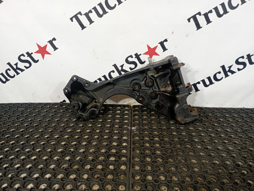 Кронштейн переднего бампера левый