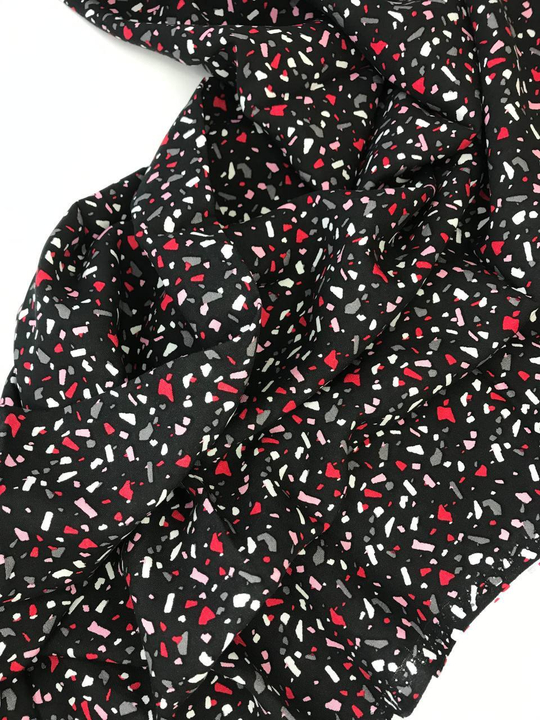 штапель принт геометрия красный/розовый/серый на черном D42C1