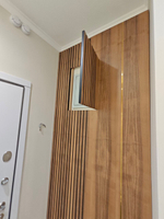 Фрезерованная МДФ панель в шпоне Ореха с латунными вставками