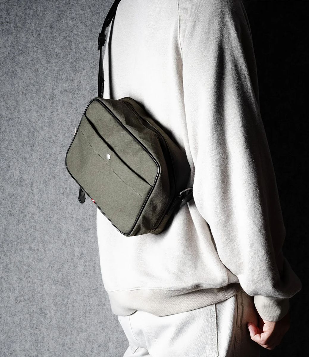 Hard Graft Regular Crossbody Bag Forest — наплечная сумка