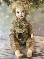 Авторская кукла и. брошь - лен (сплетена на коклюшках)