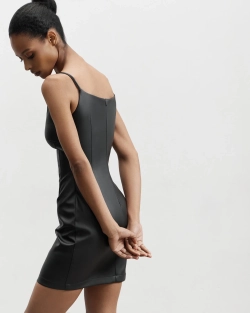 Платье мини из экокожи