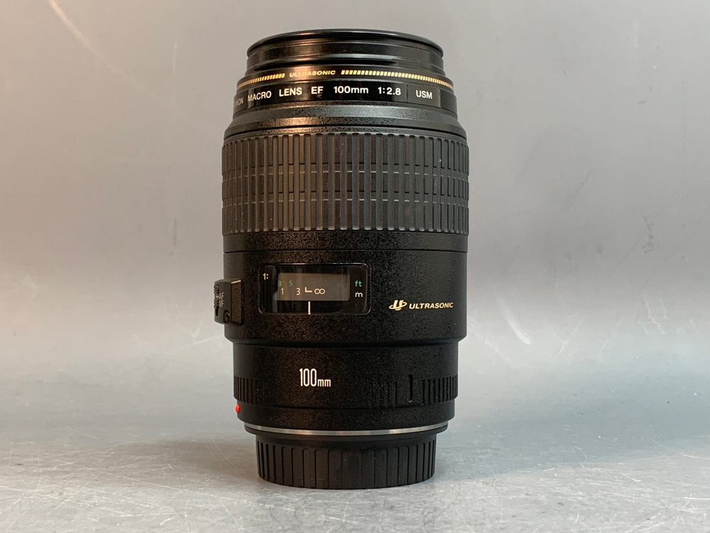 Canon EF 100mm 2.8 USM