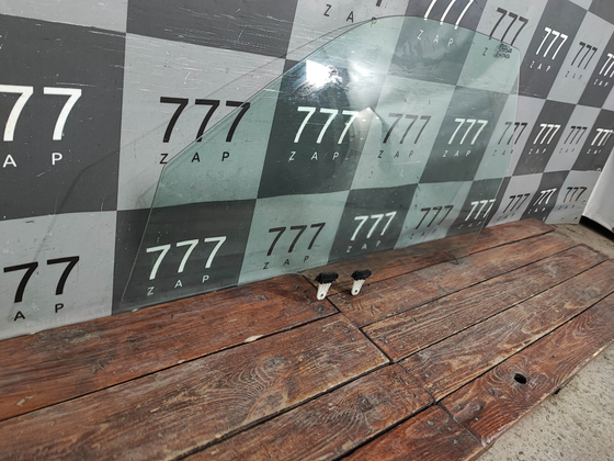 Стекло двери левой Suzuki Grand Vitara 2 (3 дв) Оригинал 8450264J00