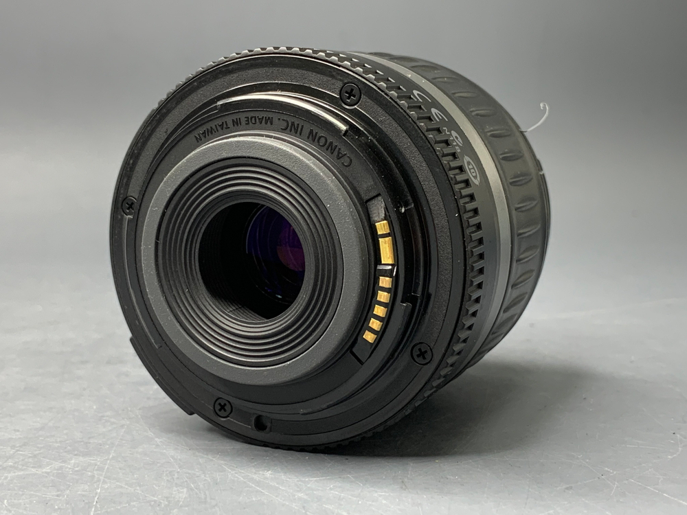 Canon 500D Kit 18-55 mm 3.5-5.6 II 21800 кадров