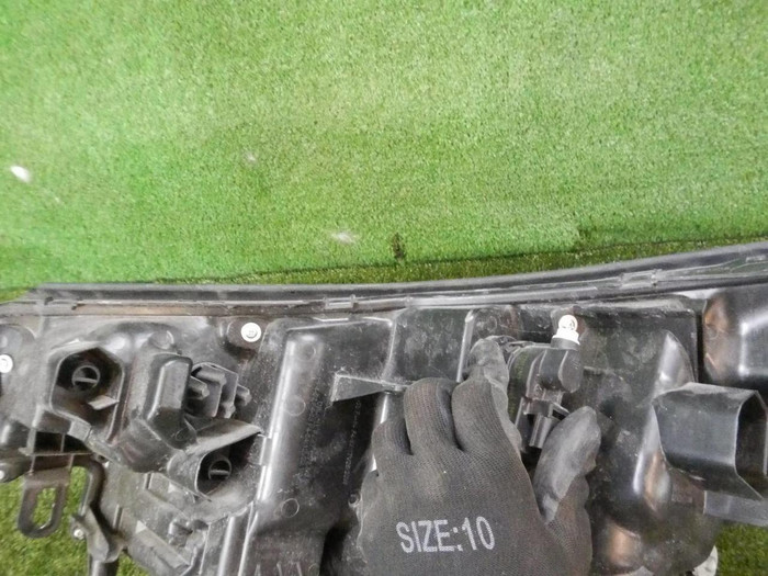 Фара правая Toyota C-HR (2019-2023) LED