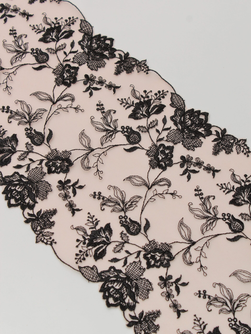 Вышивка на сетке телесная с черным неэластичная ширина 16 см