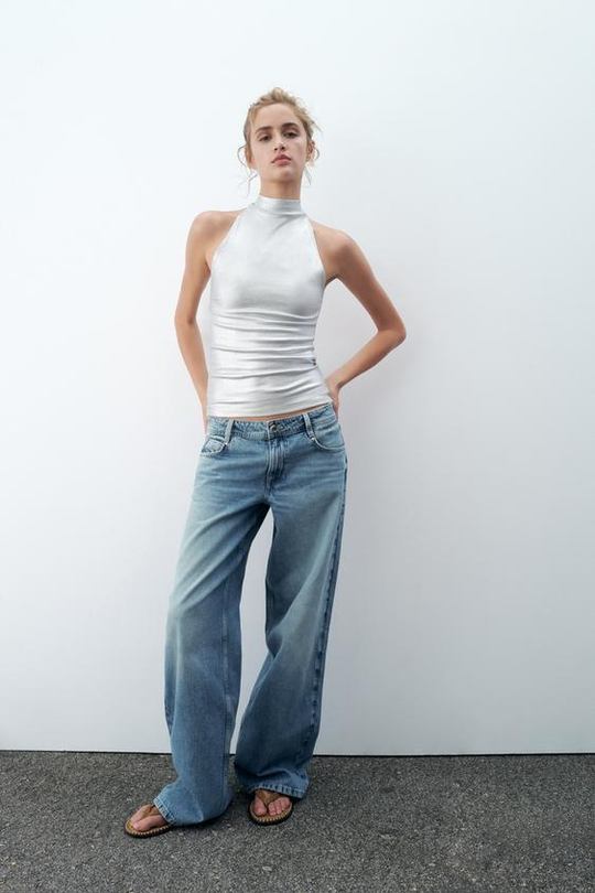 ZARA ТОП ИЗ РЕЛЬЕФНОЙ ТКАНИ С ГОРЛОВИНОЙ ХАЛТЕР, СЕРЕБРИСТЫЙ